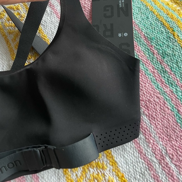 Lululemon x Barry’s Adapt the Strap Bra - Picture 6 of 6